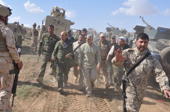 حاج قاسم سلیمانی در خط مقدم نبرد با داعش ها در عراق+عکس