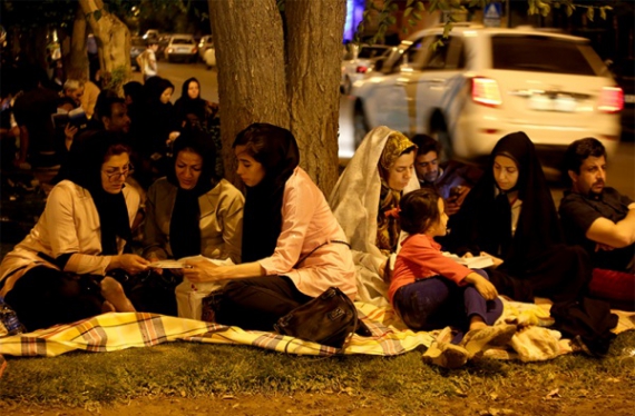 مراسم نورانی دومین شب از شبهای قدر در همدان برگزار شد+تصاویر