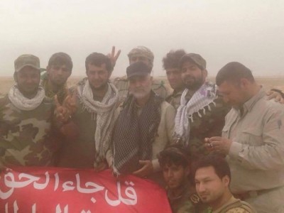 حاج قاسم سلیمانی و رزمندگان عراقی در خط مقدم نبرد با داعشی ها+عکس