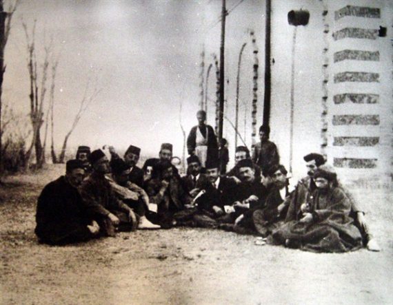 تصاویر کمتر دیده شده از مردم همدان در حدود یک قرن پیش تصاویر کمتر دیده شده از مردم همدان در حدود یک قرن پیش