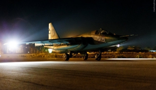 عکس/ پرواز شبانه جنگنده‌های روسی برای حمله به تروریست‌های داعش