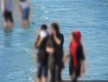 شنای مختلط زن و مرد و کشف حجاب در دریای شمال