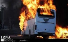 یک دستگاه اتوبوس در همدان آتش گرفت