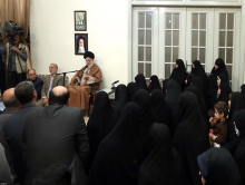رهبر انقلاب در دیدار هفتگی با تعدادی از خانواده‌های معظم شهیدان