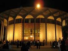 در پردیس تئاتر تهران چه می گذرد؟/ تمرین رقص و اختلاط به بهانه نمایش " آرش کمانگیر" + فیلم