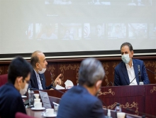 اتفاقات عجیب در جلسه جهانگیری با مدیران ورزشی/ وقت شما تمام است دکتر!