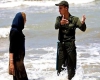 شنای مختلط زن و مرد در سواحل خزر و عدم نظارت کافی مسئولان+عکس
